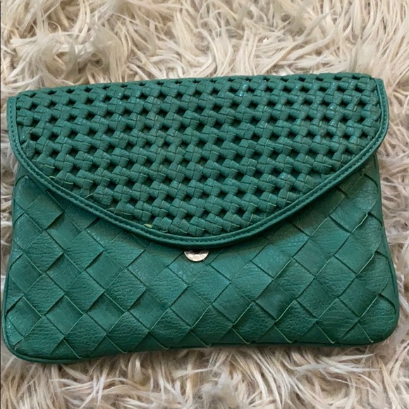Green clutch - Picture 1 of 4
